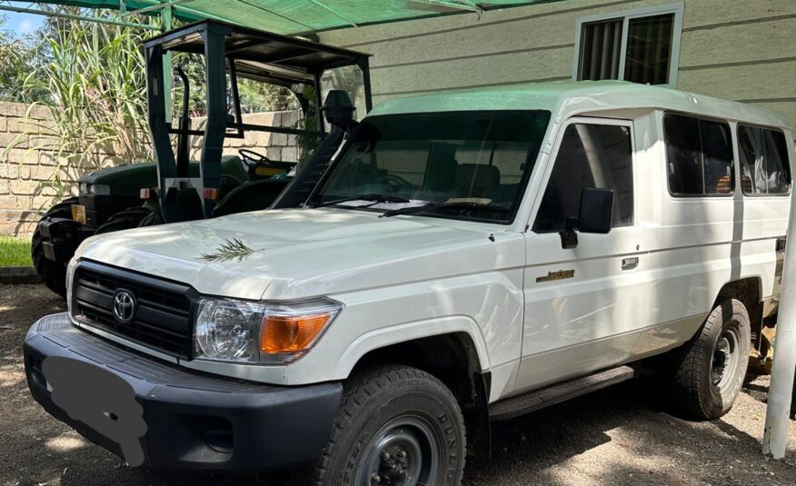2018 Toyota Land Cruiser Hardtop