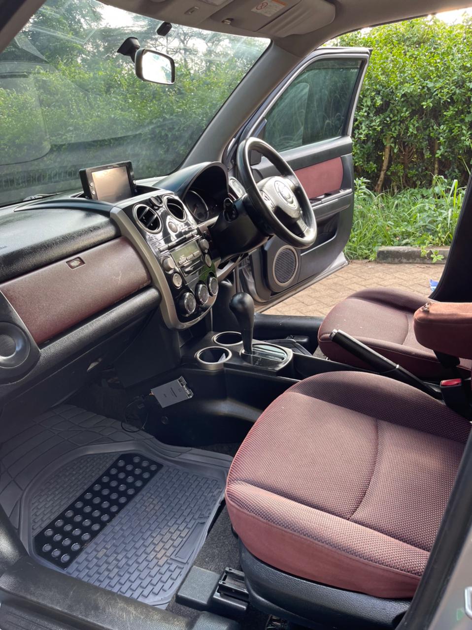 Mazda Verisa 2007
