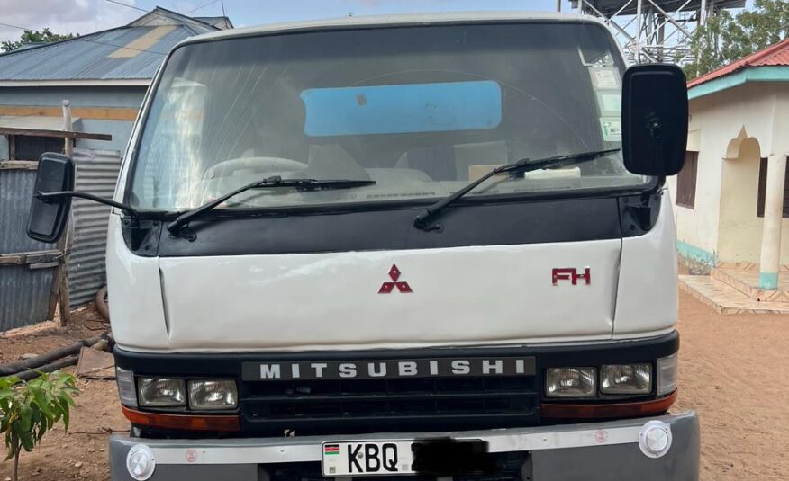 2011 Mitsubishi FH215