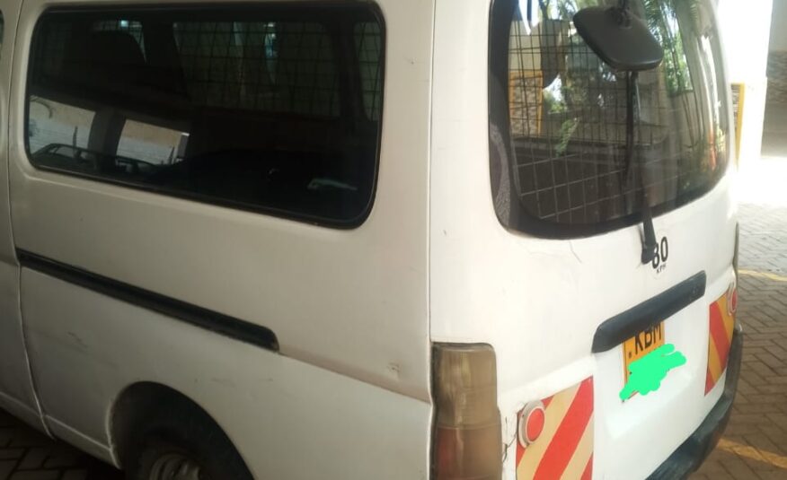 2004 Nissan Caravan
