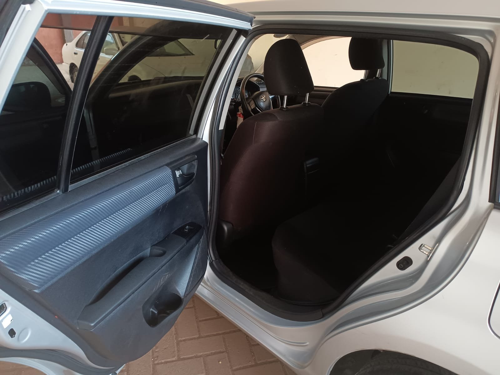 Toyota Fielder Hybrid 2014