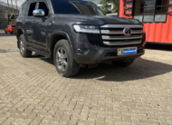 Toyota Land Cruiser LC300 Sahara 2024