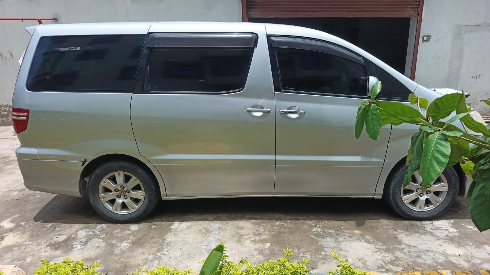 Toyota Alphard 2007