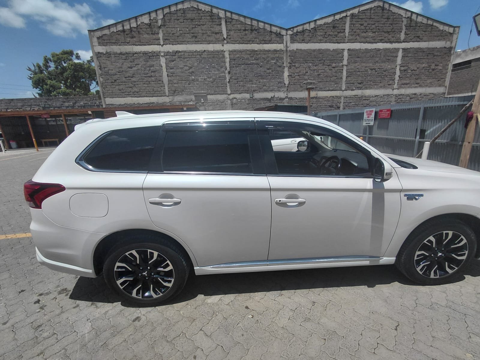 Mitsubishi Outlander 2016