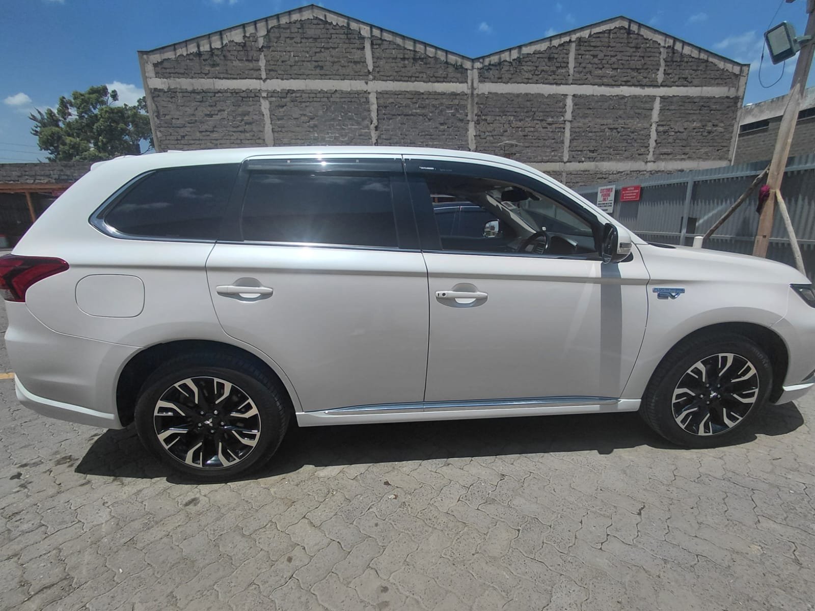 Mitsubishi Outlander 2016